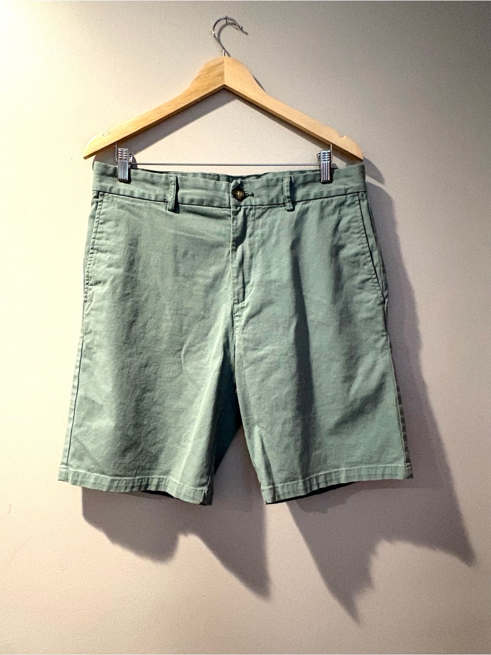 Old Navy Men’s Slim Built-In Flex Rotation Chino Shorts Sage Green Size 34